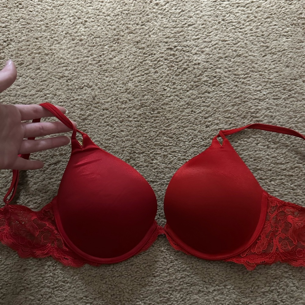 Victoria's Secret very Sexy Red Lace Push-up Bra